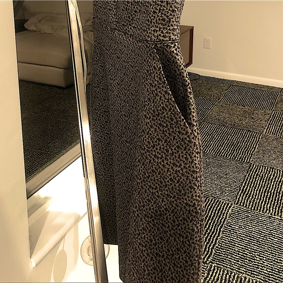 EUC | GAP Black and Muted Gold A-Line Dress w/ Pockets - Picture 5 of 7